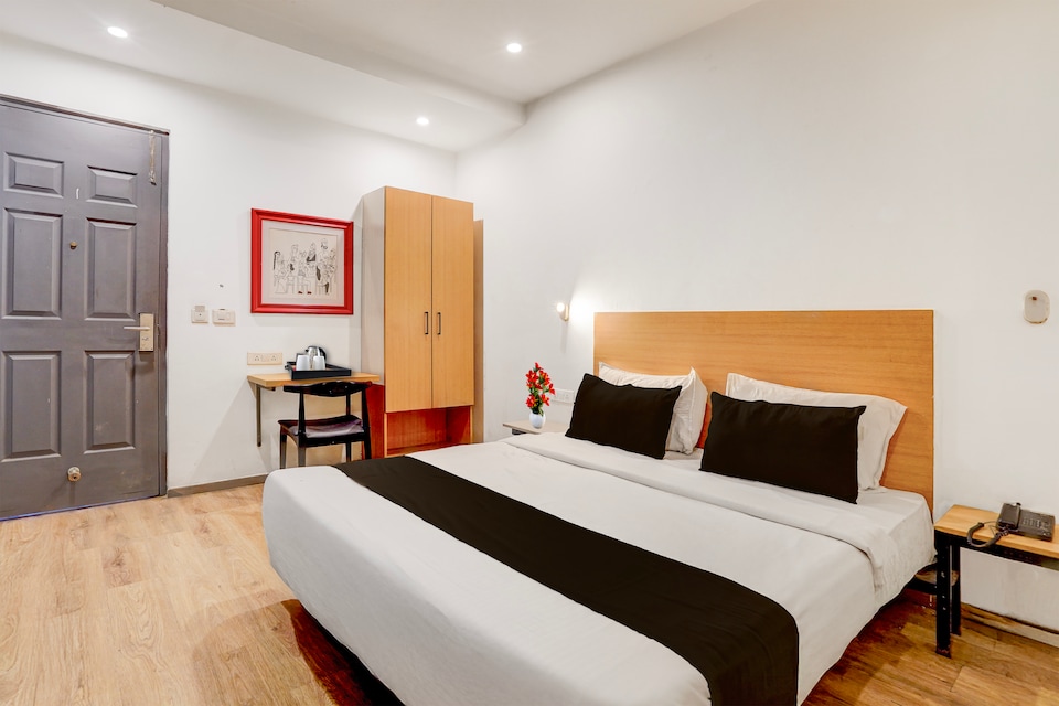 Townhouse Siddharth vihar hotel golden world and banquet, Ghaziabad City, Ghaziabad