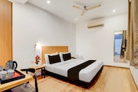 Townhouse Siddharth vihar hotel golden world and banquet
