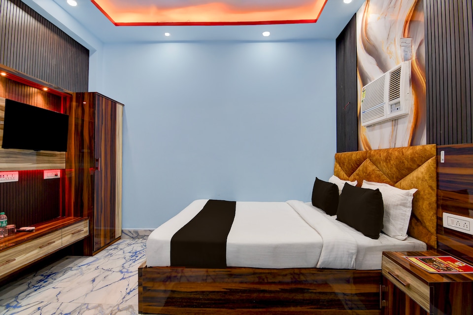 Hotel O Dream Palace , Howrah Kolkata, Kolkata