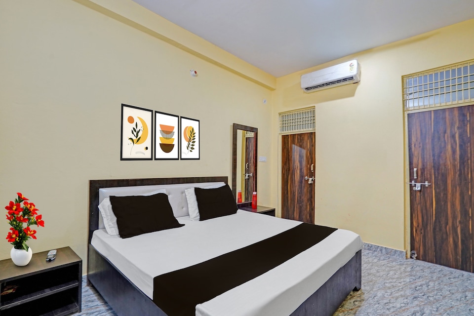 SPOT ON Crystal Crown Hotel , Patna, Patna