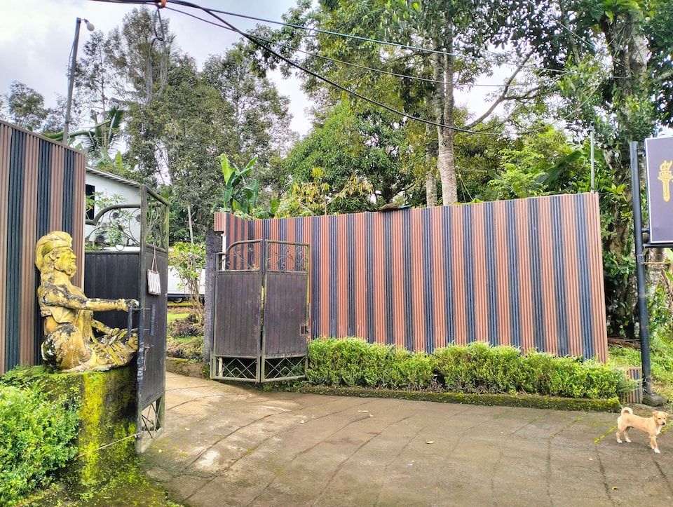 Belvilla near Kembengan Sari Waterpark formerly Liberty Guesthouse Village , Ubud, Bali