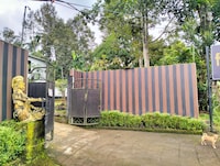 Belvilla near Kembengan Sari Waterpark formerly Liberty Guesthouse Village 