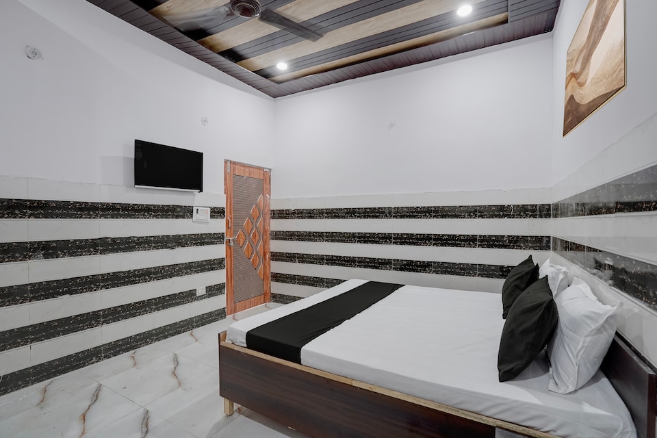 Hotel O Dream Holiday Hotel & Restaurant , Meerut, Meerut