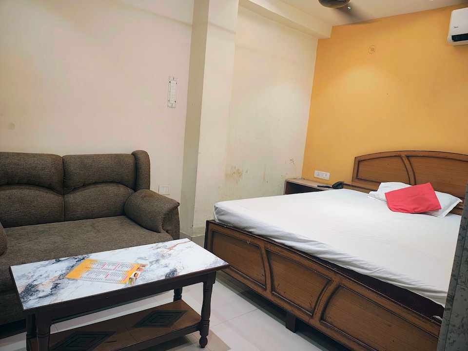 Hotel O M S GALAXY , Barra Kanpur, Kanpur