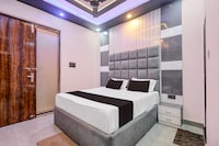 Hotel O M S GALAXY 