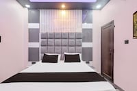 Hotel O M S GALAXY 