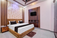 Hotel O M S GALAXY 