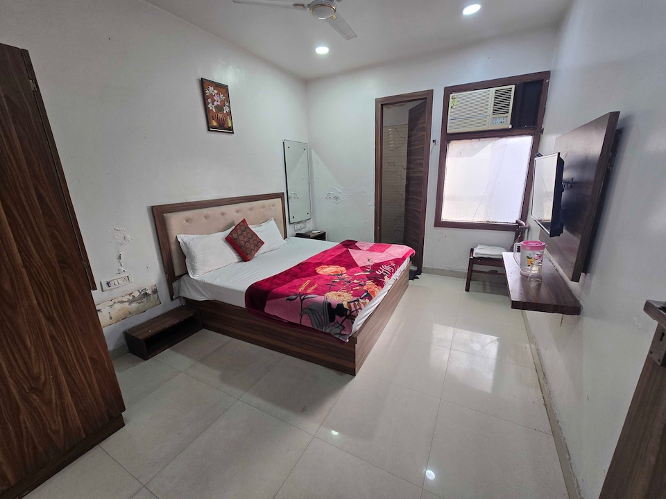 Townhouse Swarn Mandir Formerly Nirvana Grand, Amritsar Bus Stand, Amritsar