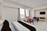 Palette-Seven Axis Hotel by 4 Square Nearest Vaishali And Anand Vihar Metro Station 