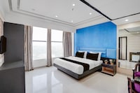 Palette-Seven Axis Hotel by 4 Square Nearest Vaishali And Anand Vihar Metro Station 