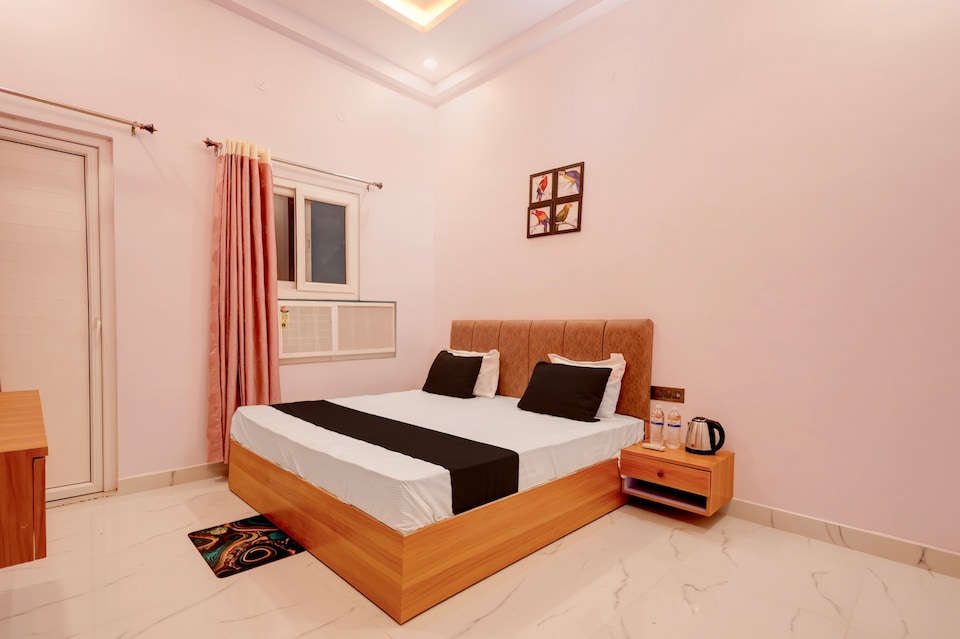 HOTEL O SR Guest House, Golghar, Gorakhpur