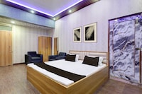 Hotel O R R International 