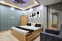Hotel O R R International 