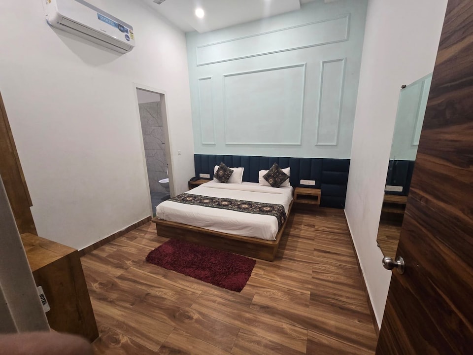 Hotel O spark inn, Golden Temple Road Amritsar, Amritsar