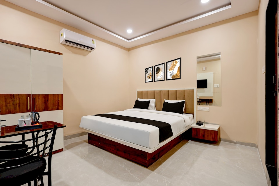 Collection O Indore International Airport Formerly Shrivanyaa, Rajender Nagar, Indore