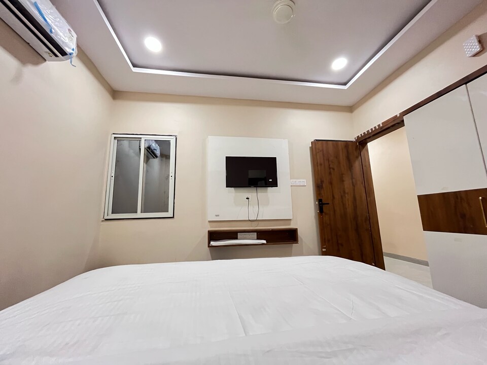 Collection O Indore International Airport Formerly Shrivanyaa, Rajender Nagar, Indore