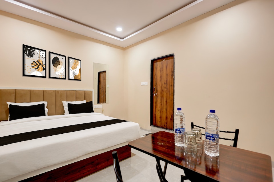 Collection O Indore International Airport Formerly Shrivanyaa, Rajender Nagar, Indore