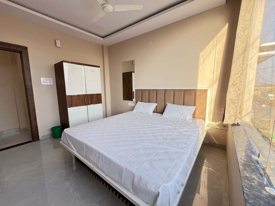 Collection O Indore International Airport Formerly Shrivanyaa, Rajender Nagar, Indore