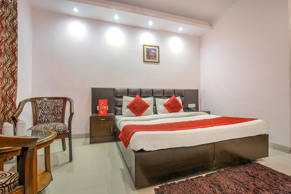 OYO 508  UrbanRoomz, Cyber City, Gurgaon