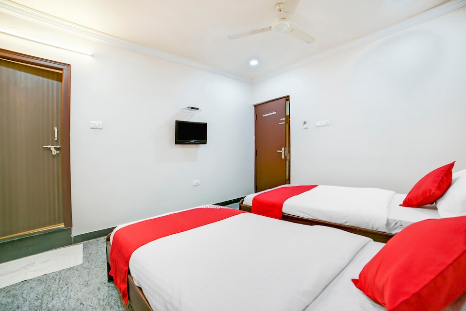 OYO 14178 Hotel Sea City, Transit Vizag, Visakhapatnam