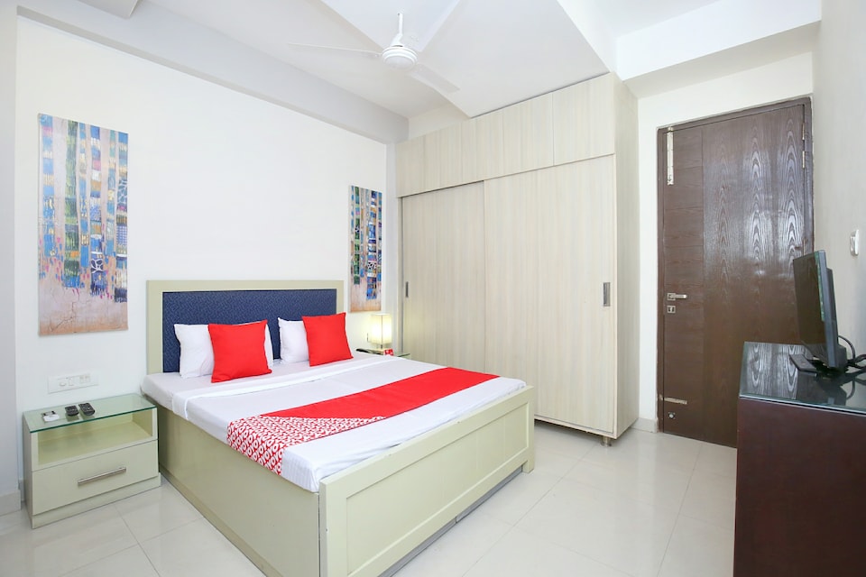 Capital O 14186 Royal lake suites, Madhya Marg Chandigarh, Chandigarh
