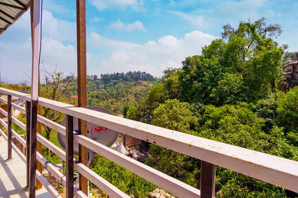 OYO Home 14191 Studio Valley View, Picture palace Mussoorie, Mussoorie