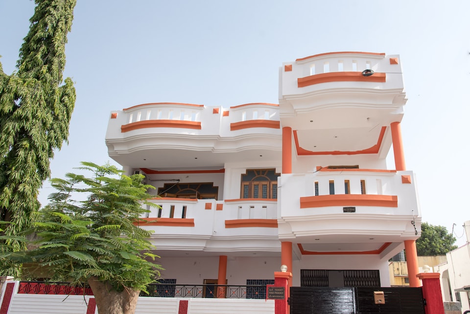 OYO Home 14196 Serene 2BHK, Udaipur Central, Udaipur