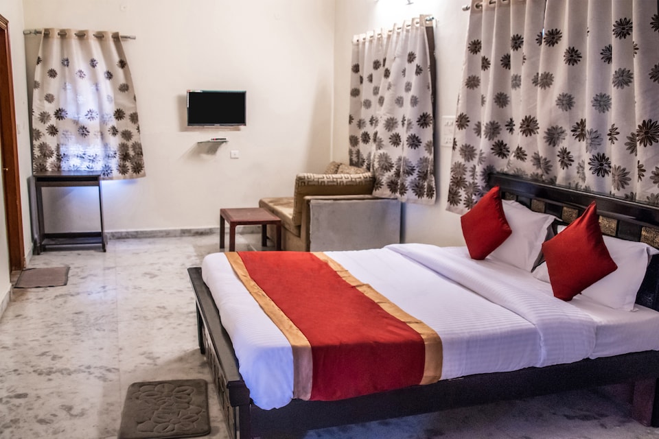 OYO 14201 SRR homes, Banjara Hills, Hyderabad