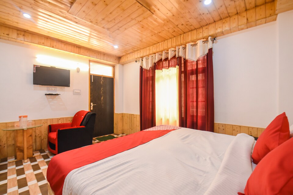 OYO 14202 Rajinder Regency, Kachighati, Shimla