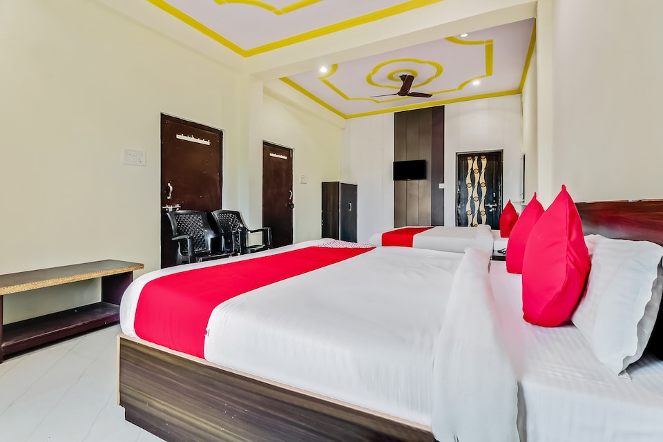 OYO Hotel Banshi, Shilpgram, Agra