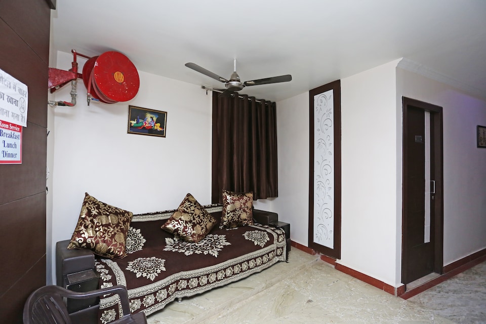 HOTEL O B R INTERNATIONAL, Fatehabad Road, आगरा