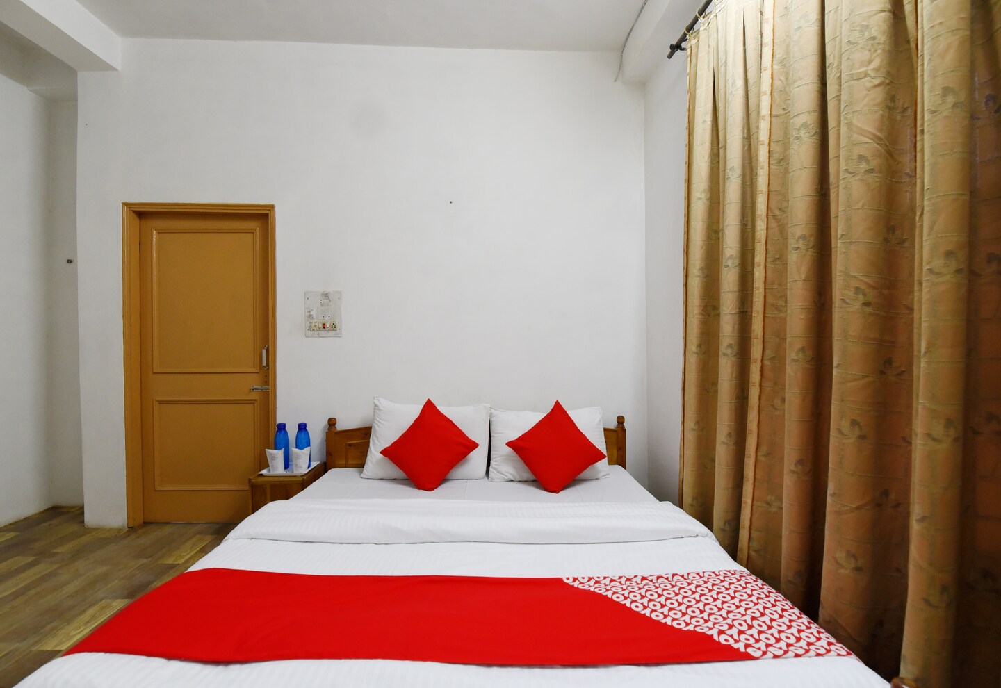 Discount  50  Off  Oyo Premium Chitralaya Road Visakhapatnam India