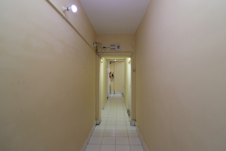 OYO 14232 बेहला गेस्ट हाउस, Behala Kolkata, कोलकाता