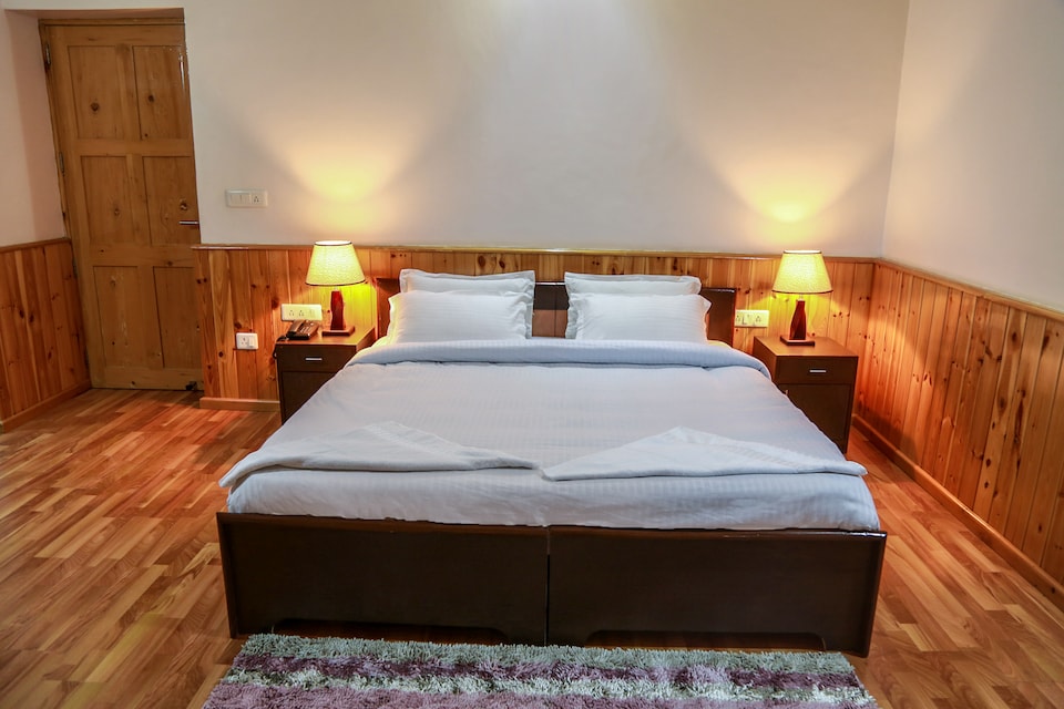 OYO Almighty Guest House, Chulung Road, Leh-Ladakh