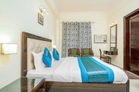 OYO Amitabh Guest House Near Vishwa Vidyalaya Metro Station