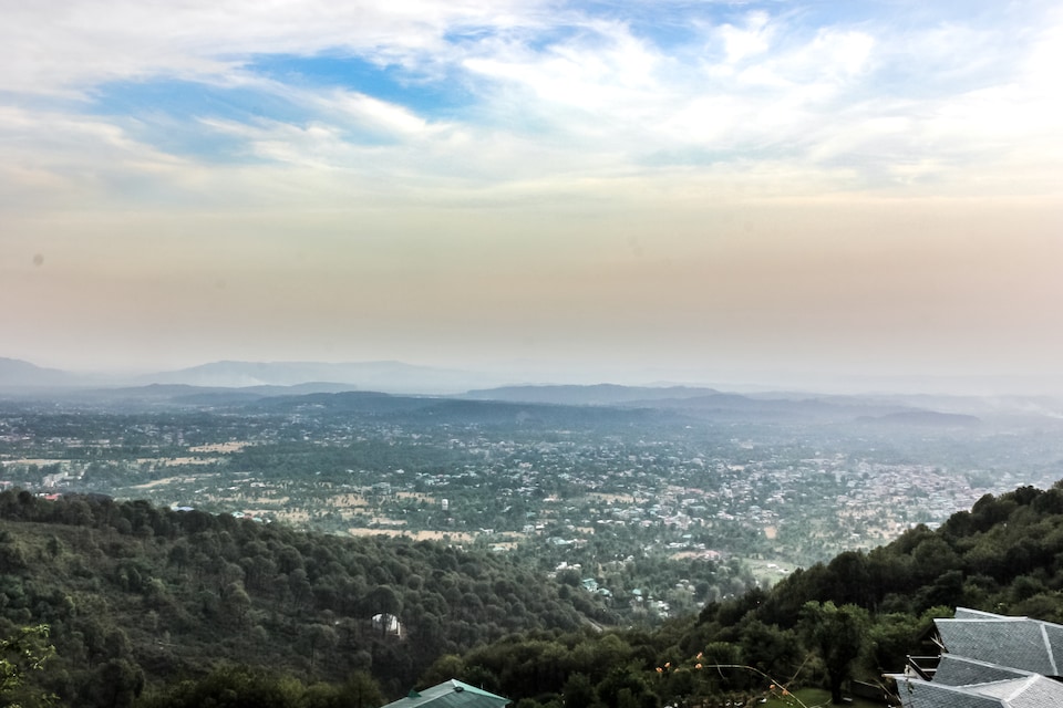 OYO Home 14250 Cozy Studio, Dharamshala, Dharamshala