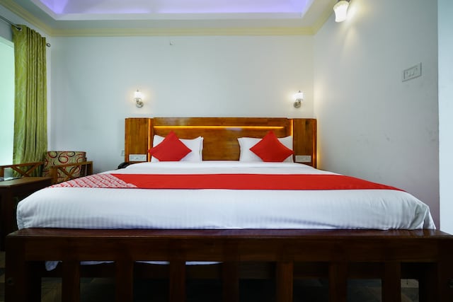 OYO Lime Light Resort