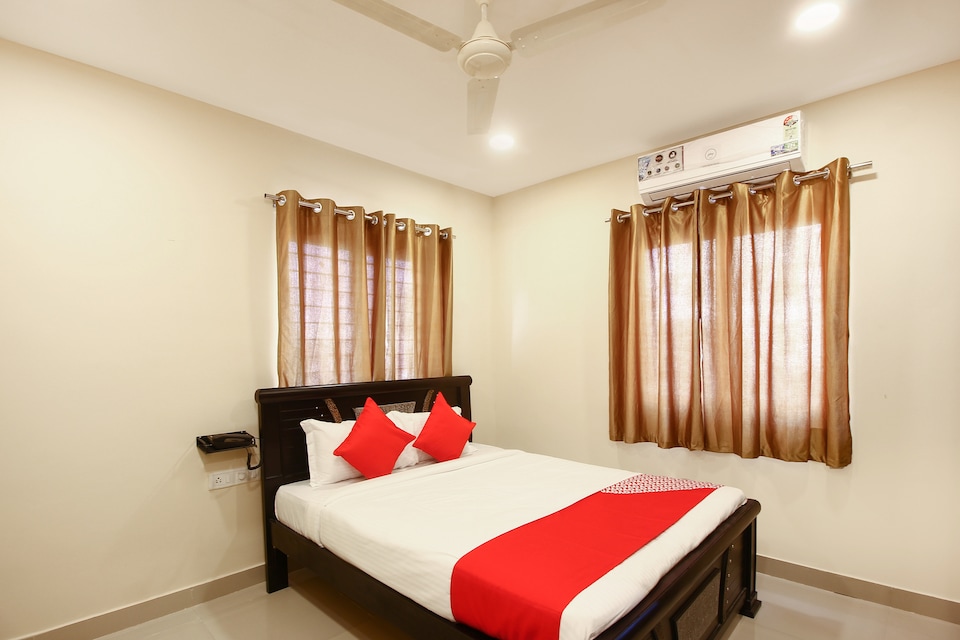 Hotel O ANKITHA PALACE, Chandanagar, Hyderabad