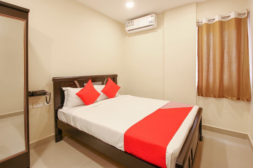 Hotel O ANKITHA PALACE, Chandanagar, Hyderabad