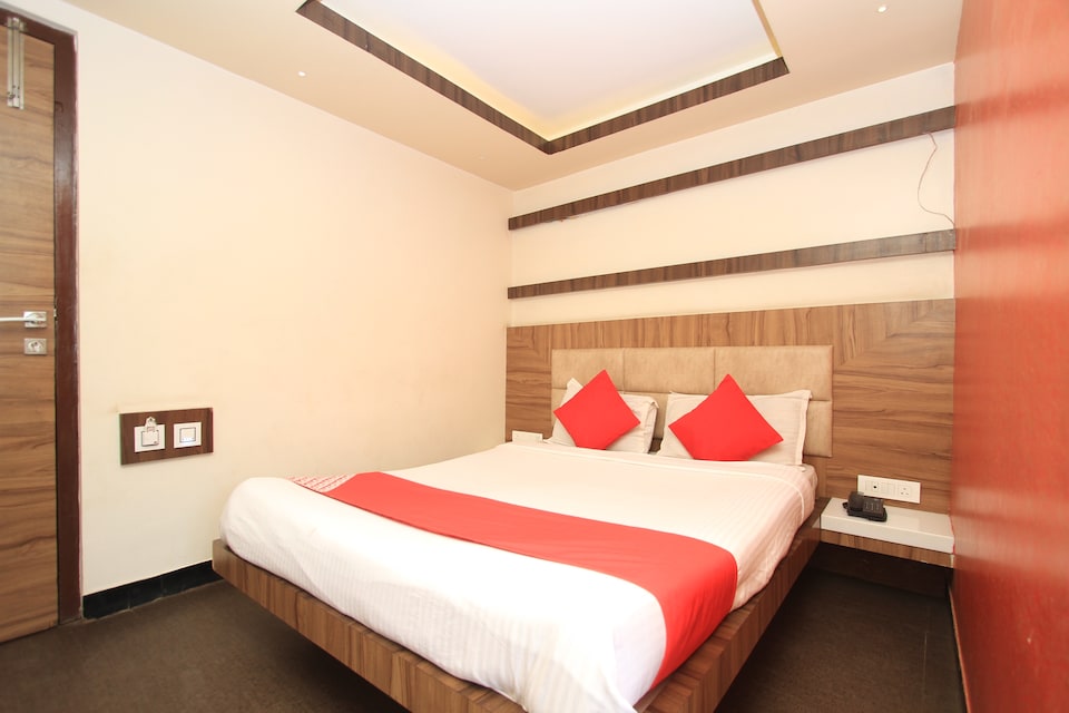 OYO 14267 Hotel Adarsh International, Ooty Town, Ooty