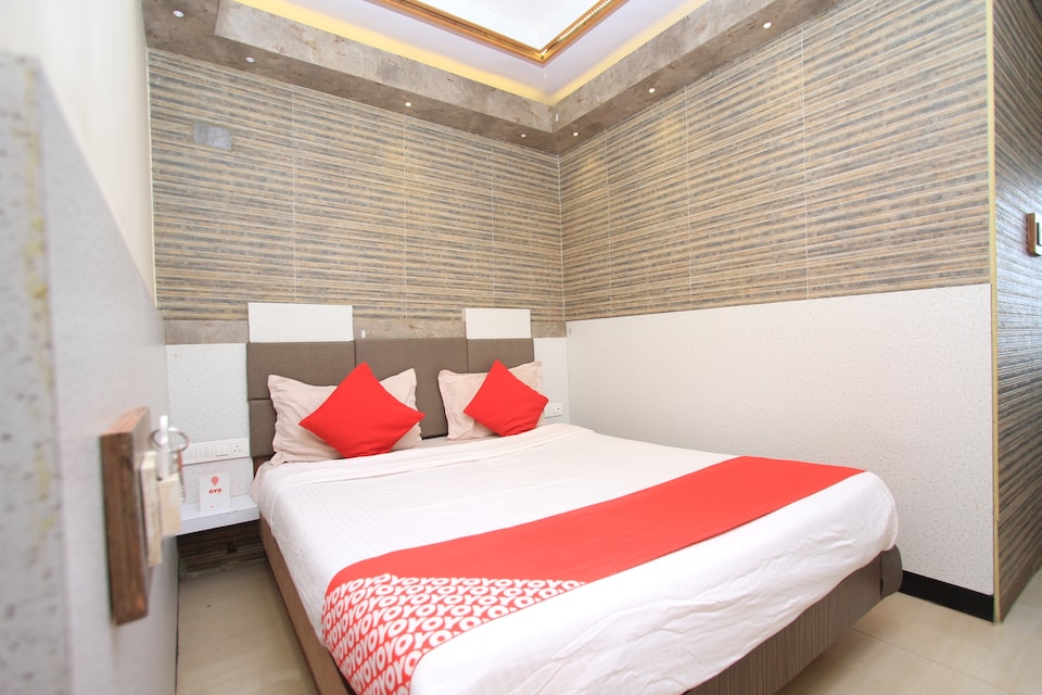 OYO 14267 Hotel Adarsh International, Ooty Town, Ooty