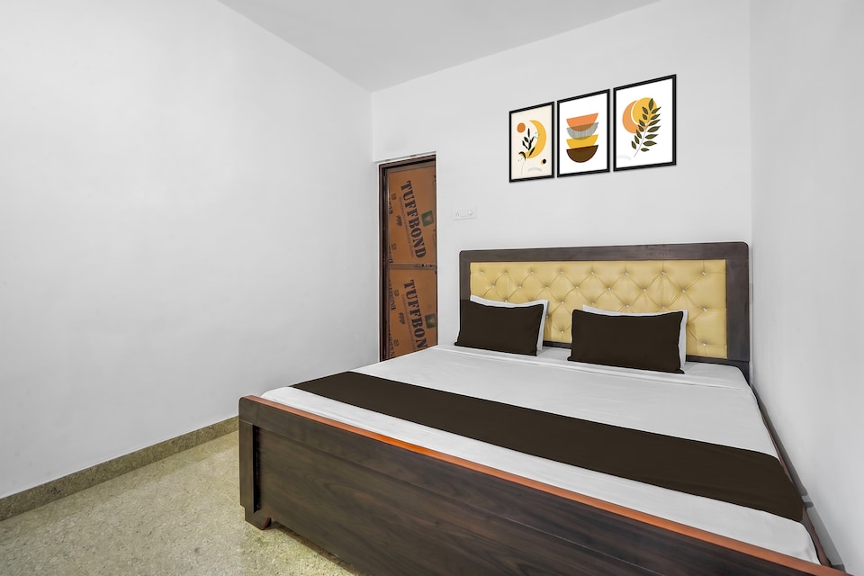 Hotel O Samarth Inn , Mumfordganj Allahabad, Prayagraj