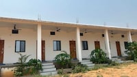OYO 844610 Deep Hotel