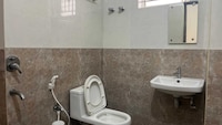 Hotel O Meera