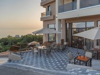 Sunday Seaview Retreat Dobra Voda