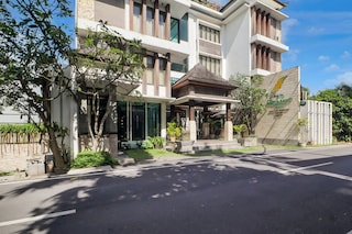 Palette Hotel Near Dewi Sri Legian