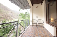 Palette Homes Ribera Riverside Retreat, Maldevta
