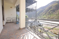 Palette Homes Ribera Riverside Retreat, Maldevta