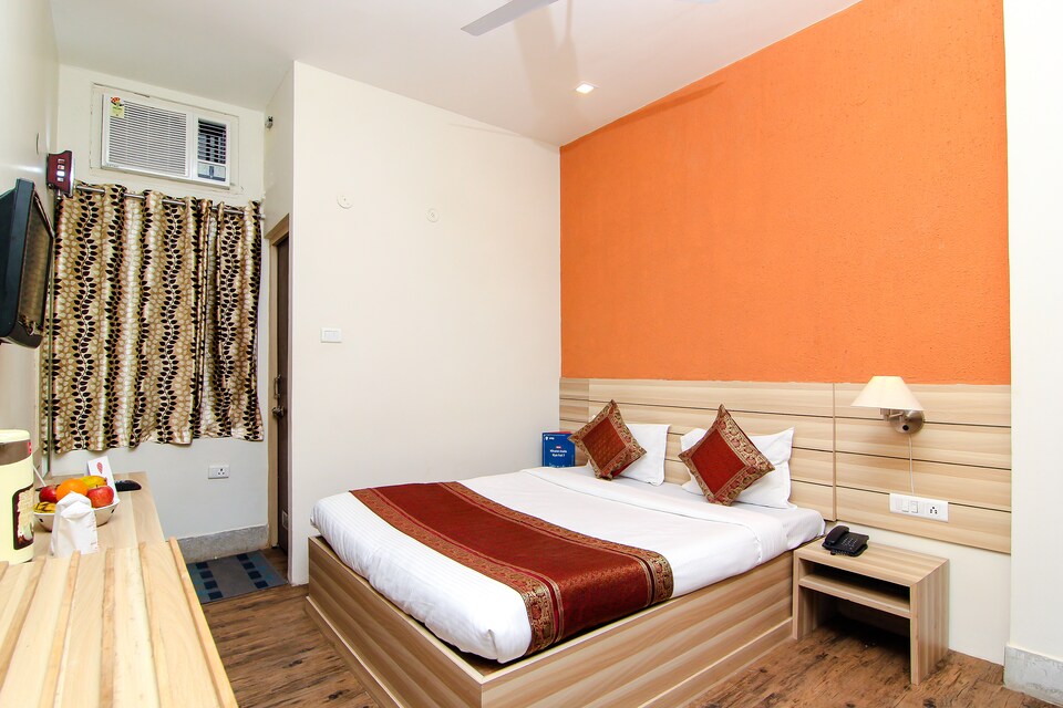 OYO 14292 Balaji International, Lanka, Varanasi