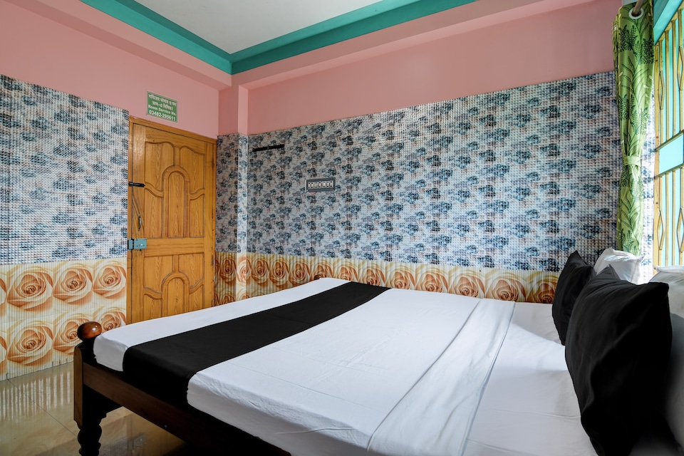 Hotel O Green House, Hazarduari, Berhampore